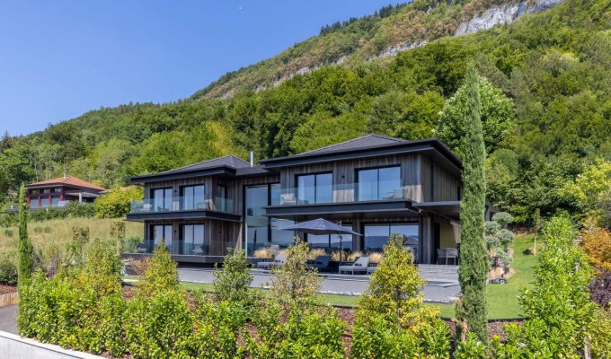 Location villa luxe lac d'Annecy Talloires avec piscine privée Accès plage kayak paddle