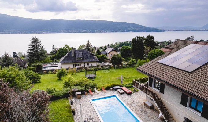 Location Villa Lac d'Annecy à Veyrier du Lac piscine privée