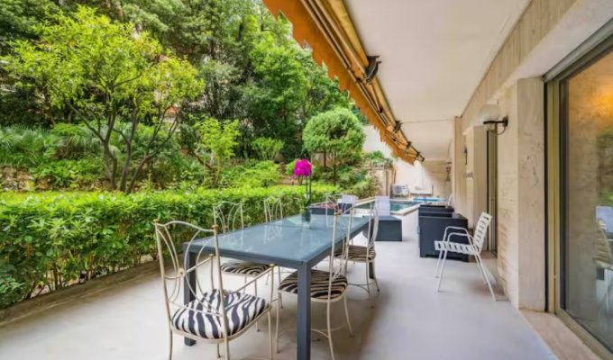 Cote d'Azur Location appartement Cannes Croisette piscine privée