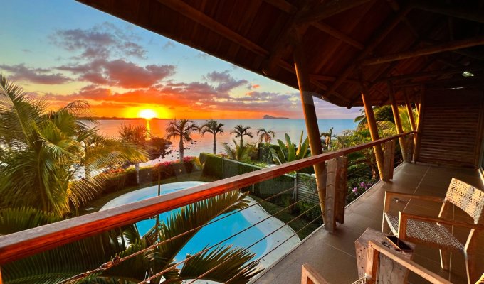 Location villa Ile Maurice pieds dans l'eau plage de Calodyne piscine privée Kayak