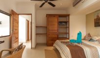 Praslin photo #10