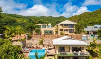 Praslin photo #3