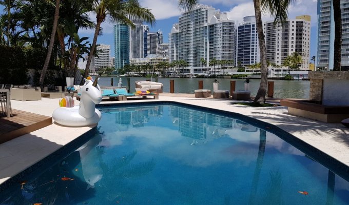 Location Villa de Luxe Miami Beach sur les canaux avec piscine privée