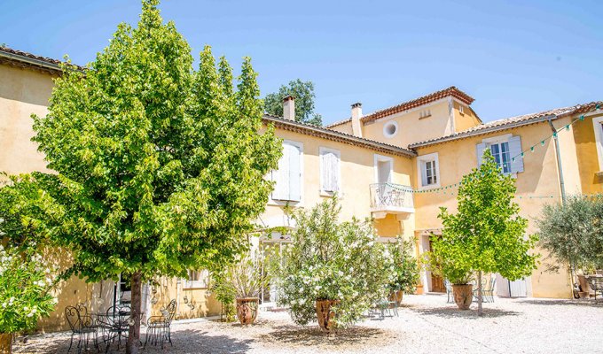 Avignon location villa luxe Provence avec piscine privee réceptions mariage