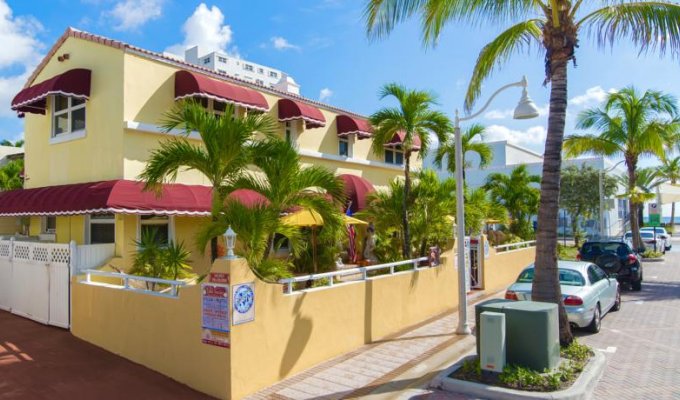 Location Studios & Apartments Condos de 1 & 2 chambres avec Cuisine Equipée en bord de plage Hollywood Beach Floride entre Miami et Fort Lauderdale