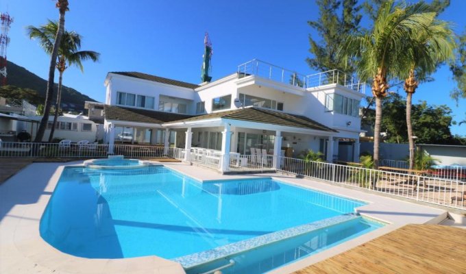 Location Villa Ile Maurice Plage de la Preneuse Riviere Noire Piscine