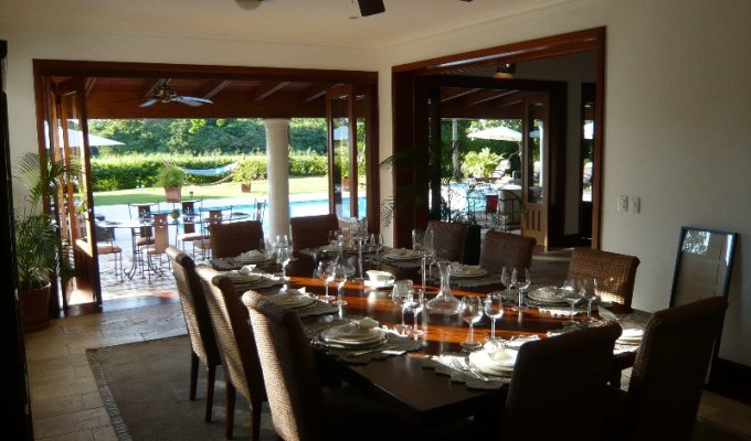 Salle à manger pour 10 personnes