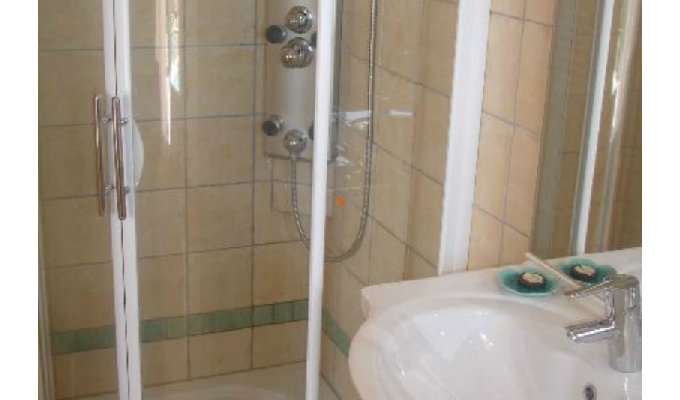 Location Villa Solenzara Piscine Privee Proche plage 8/10 Pers en Haute Corse