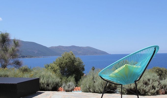 Piscine. Location Villa de Luxe à 5 mins à pied de la plage, près d'Ajaccio en Corse