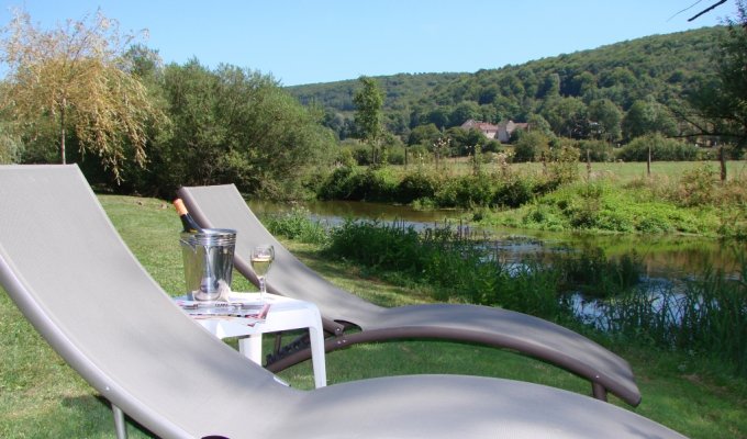 Le gîte en bordure de rivière