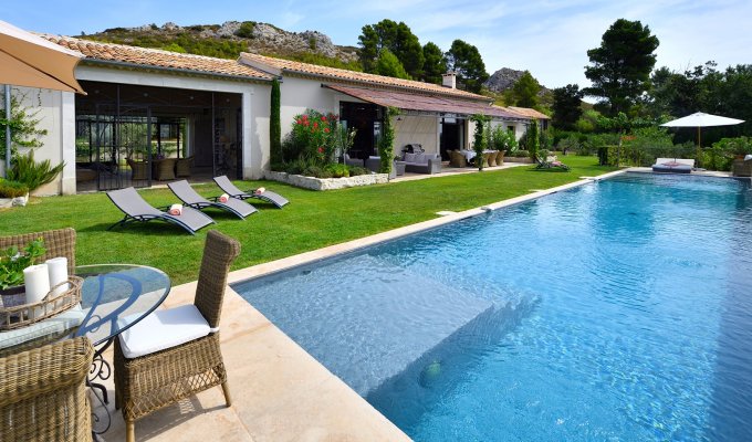 Location villa luxe Saint Remy de Provence avec piscine privee & personnel