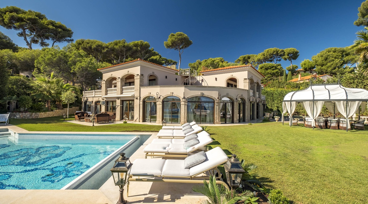 Location Villa De Luxe Cote D Azur Cap D Antibes Proche Plage Privée Vue Sur Mer Piscine Chauffée Conciergerie