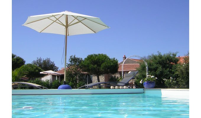 Vendee Location Gîtes Ile de Noirmoutier avec piscine chauffée à 5 min de la plage et du centre ville