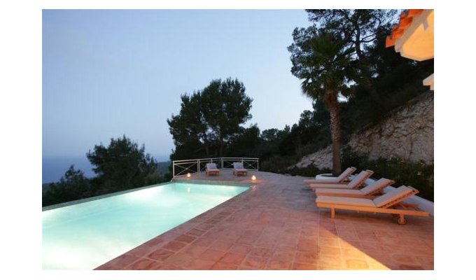 Location Villa de Luxe Ibiza Piscine Privée Bord de Mer Es Cubells Iles Baléares Espagne