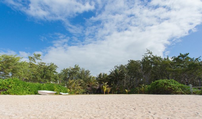 Location Villa Ile Maurice sur la Plage de Trou d'Eau Douce avec personnel