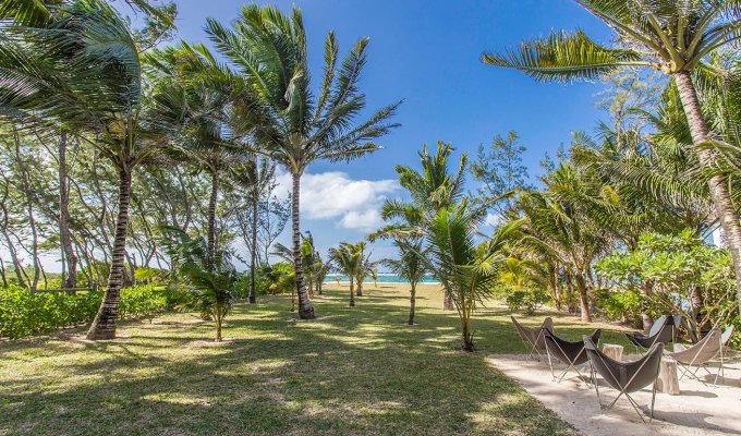 Location Villa Ile Maurice sur la Plage de Trou d'Eau Douce avec personnel