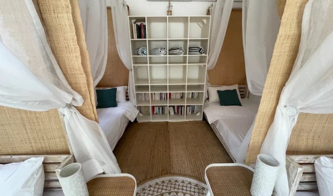 Location villa Ile Maurice pieds dans l'eau à Roches Noires proche Belle Mare, piscine privée et personnel