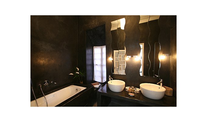 Salle de bain riad de charme à Marrakech 