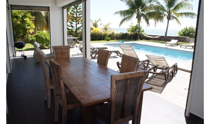 Location Villa Guadeloupe pieds dans l’eau piscine privée Saint François