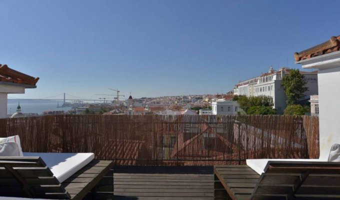 Location Appartement Portugal Lisbon Chiado avec terrasse et vue sur la ville