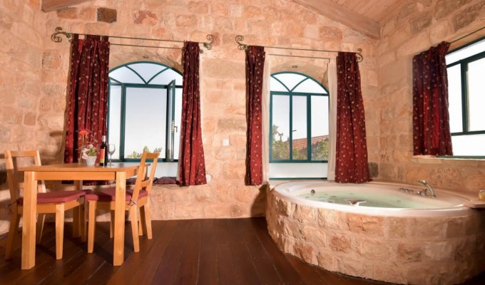 Israel Location Vacances Zimmer Cottage de luxe avec Jacuzzi intérieur dans les hauteurs de la Galilée