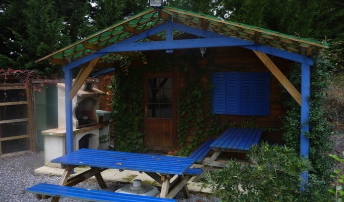 JARDIN D HIVER : chalet avec cuisine aménagée et barbecue