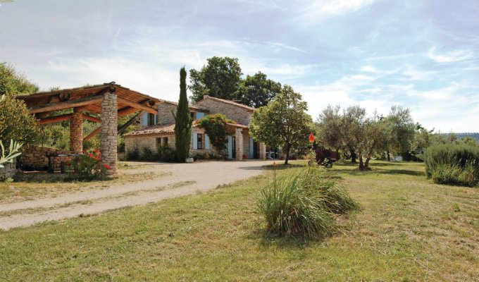 Sainte- Craux-à-Lauze location villa Provence Luberon avec piscine privée