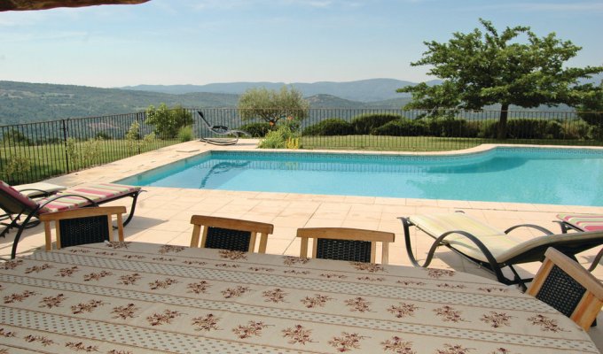 Sainte- Craux-à-Lauze location villa Provence Luberon avec piscine privée