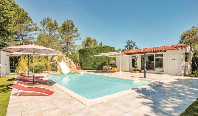 Aix en Provence location villa Provence avec piscine privee chauffee et jacuzzi