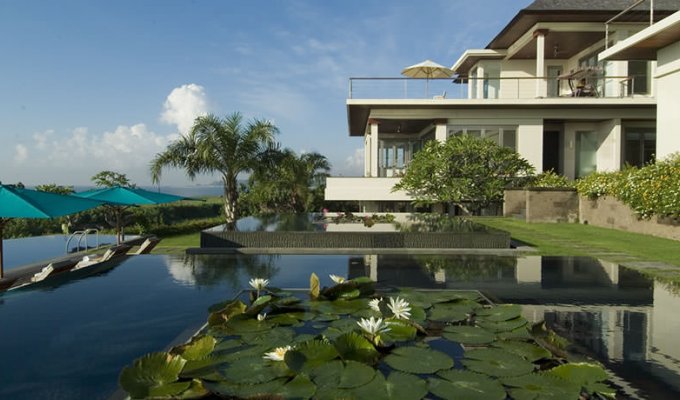 Indonesie Bali Location Villa sur la plage avec piscine privée et personnel