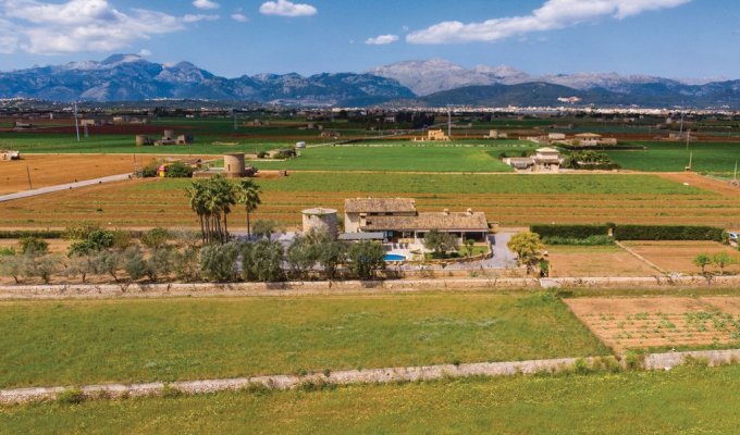 Finca Majorque piscine privée Muro 5 ch