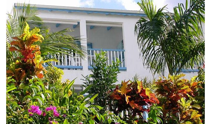 Résidence hôtelière location de bungalows ****Pscine commune face à la mer Deshaies Guadeloupe Basse Terre