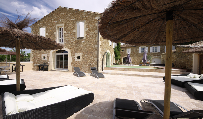 Vaucluse Grillon location villa luxe Provence avec piscine interieure chauffee sauna et personnel