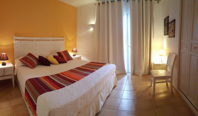 Location SAINT-MARTIN - Appartement en résidence avec piscine - Sur la plage d'Orient Baie - Caraibes - Antilles françaises.