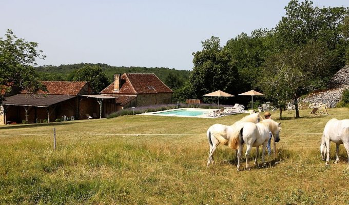 salle de bains de la chambre à deux lits