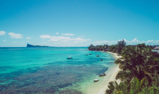 Location Villa Ile Maurice pieds dans l'eau à Pereybere près de Grand Baie avec piscine privée