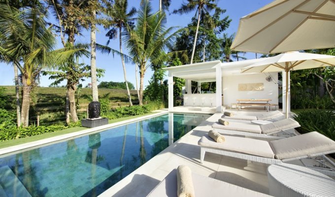 Location villa Bali Seminyak piscine privée au bord de la mer  