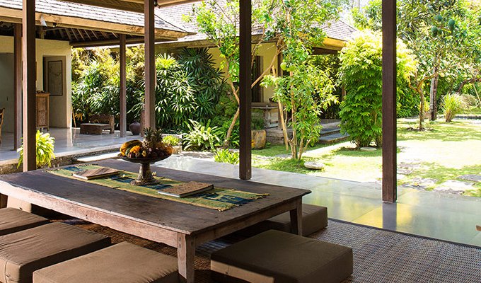 Location Villa Canggu Bali avec piscine privée et personnel 