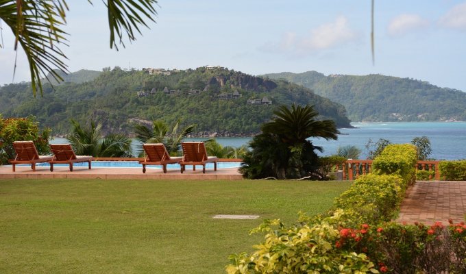 Location Villa Seychelles à Mahe en totale privatisation pour 12 pers ou par chambre