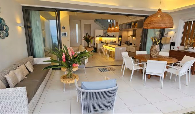 Location Appartement Ile Maurice Pieds dans l'eau plage Trou aux Biches avec personnel