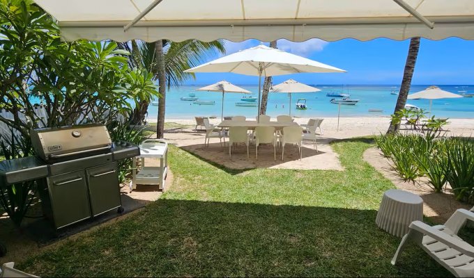 Location Appartement Ile Maurice Pieds dans l'eau plage Trou aux Biches avec personnel
