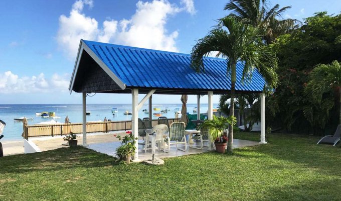 Location villa Ile Maurice Pieds dans l'eau plage Trou aux Biches avec personnel