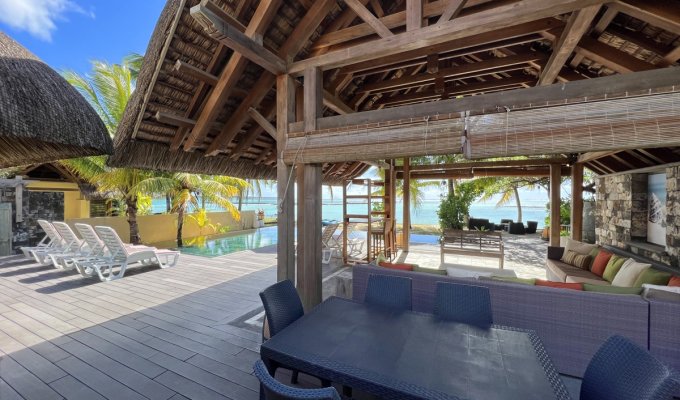 Location Villa Ile Maurice pieds dans l'eau Belle Mare Plage Piscine Chef cuisinier