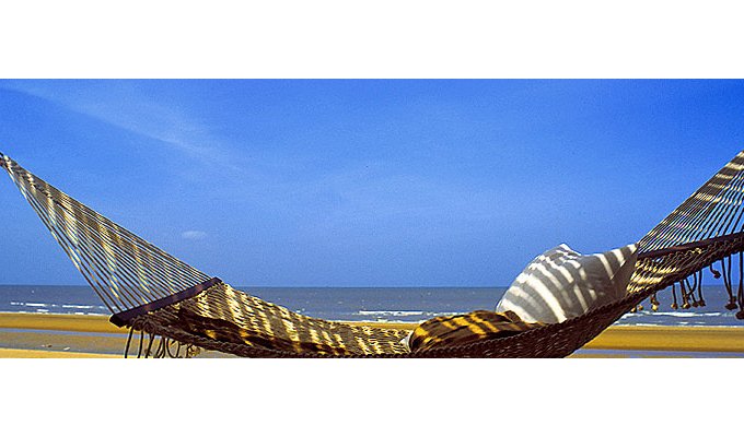 Suite avec vue sur la Mer directement sur la piscine dans resort en bord de plage