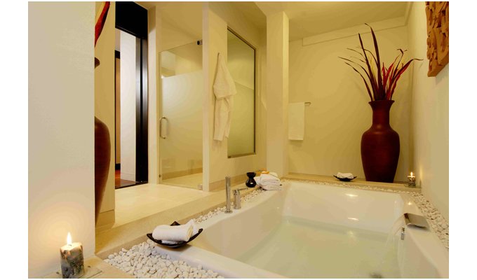 Location de vacances appartement de luxe trois chambres, Kata Beach, Phuket, Thailande