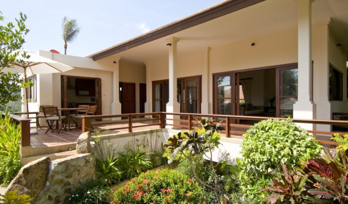 Location de Vacances Thailande, Villa avec piscine sur deux niveaux, à quelques minutes de la  plage, avec vue sur la mer.