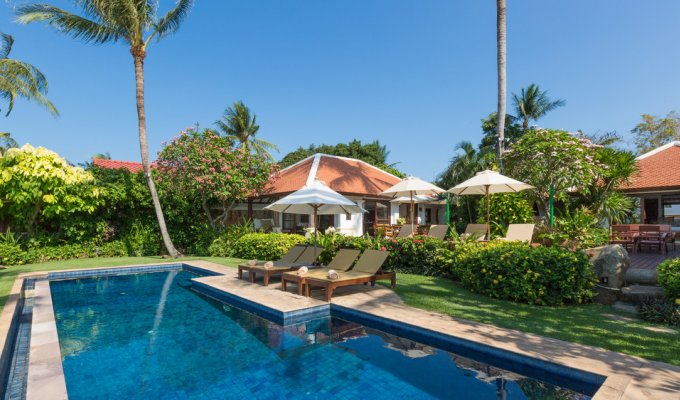 Location de Vacances Thailande, Villa avec piscine, au bord de la plage, Koh Samui.