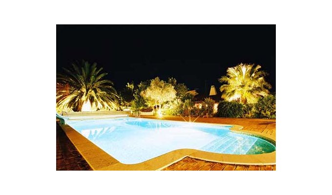 Villa de luxe, location de vacances avec piscine privée chauffée.