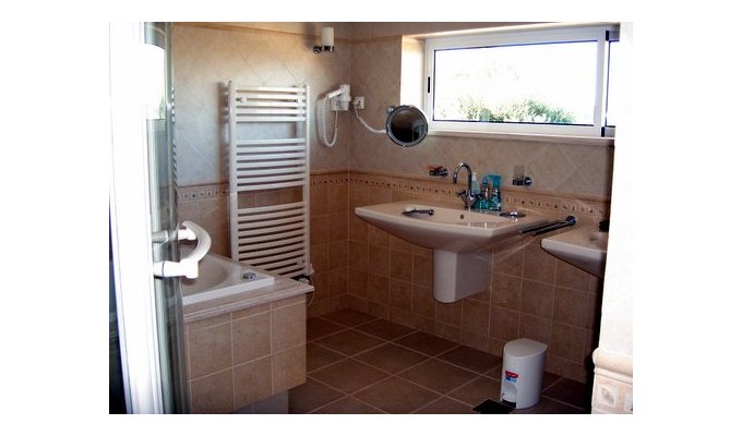 Villa de luxe, location de vacances avec piscine privée chauffée.