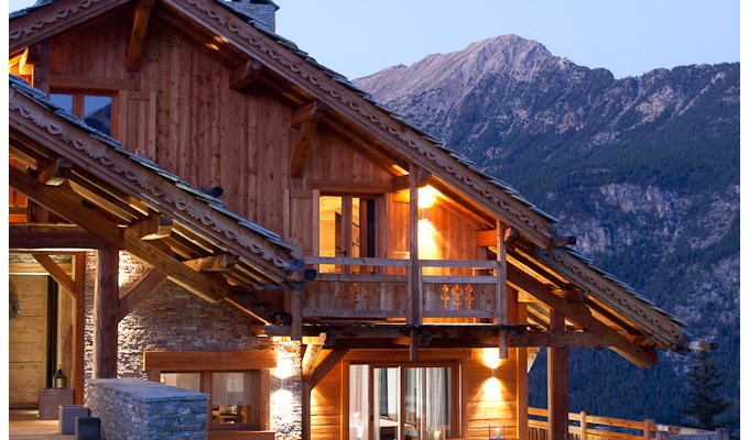 Location Chalet Luxe Serre Chevalier pied des pistes piscine interieure spa services conciergerie